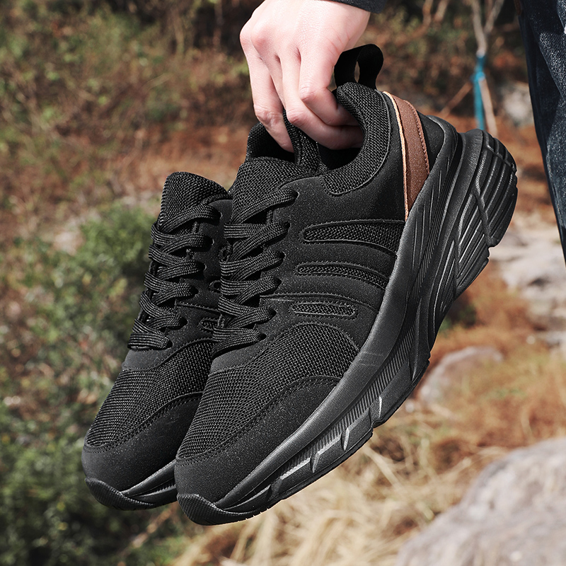 Sepatu Sneakers Pria dengan Ru - Sneaker Box ulasan dan harga
